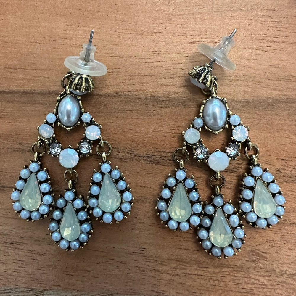 Beautiful gemstone earrings - costume jewelry